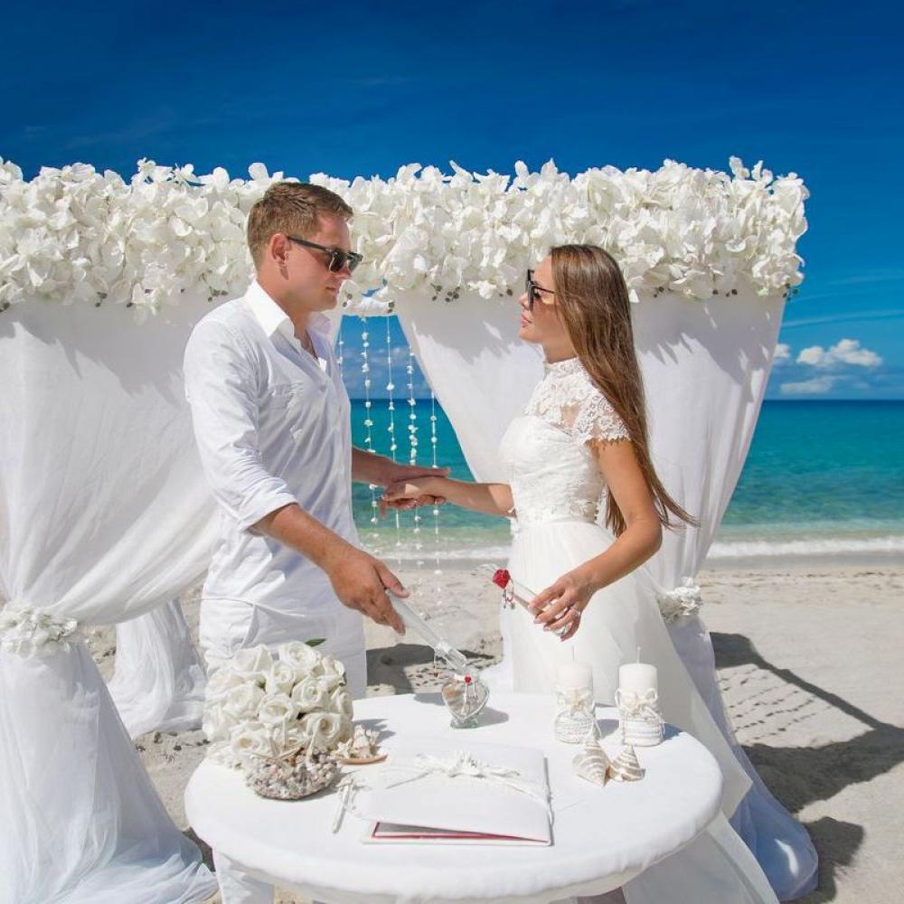 Романтическая свадьба в Варадеро на безлюдном пляже